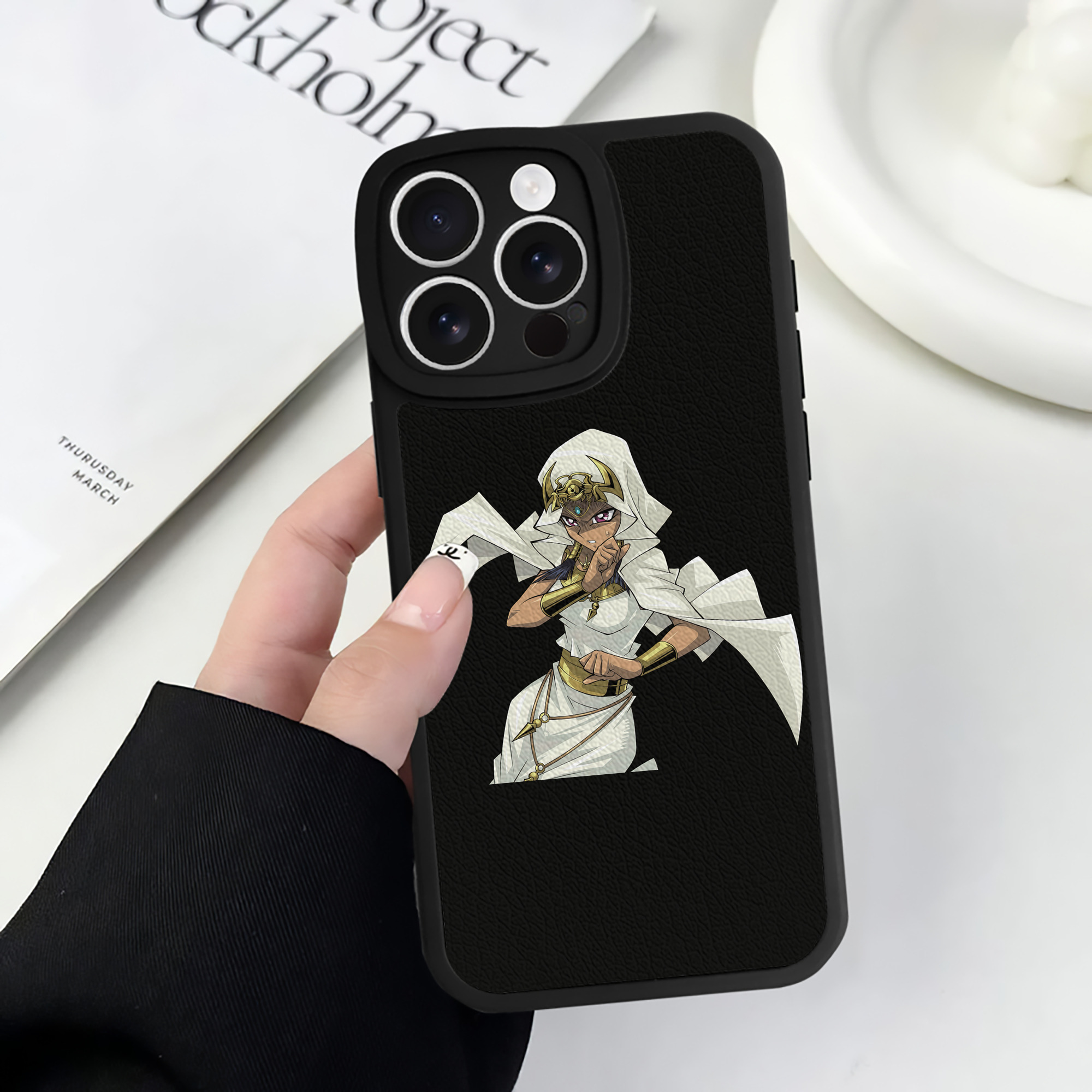（画像用） 遊☆戯☆王 Yu-Gi-Oh! 【iPhone 16シリーズ対応】シリコンスマホケース（レザー調） 材質：シリコン